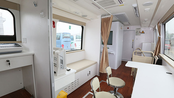 11米健康體檢車 宇通醫療體檢車的移動健康解決方案